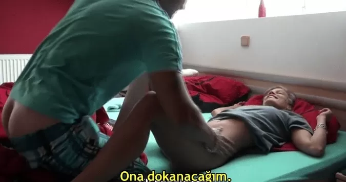 Karavanda porno video banyoda üvey oğlu canli